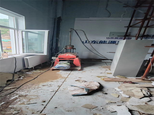 南桥镇地基基础下沉墙体裂缝加固注浆顶升施工